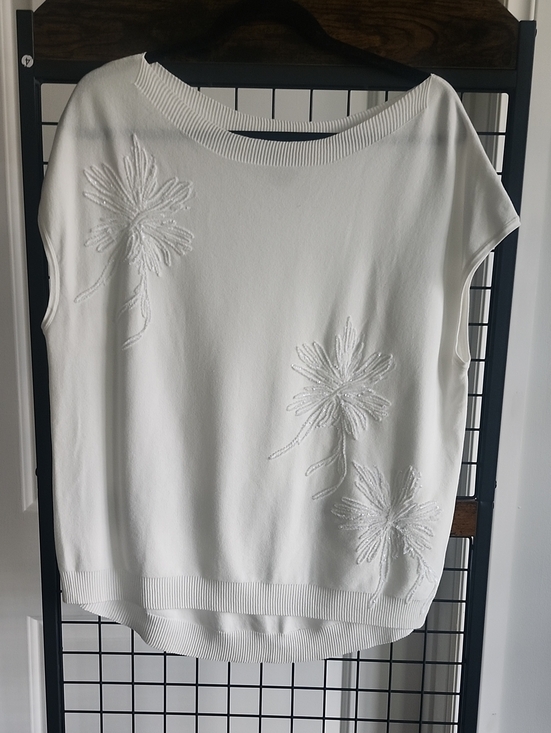 Joseph Ribkoff Tops - Joseph Ribkoff White V-Neck Knit Top